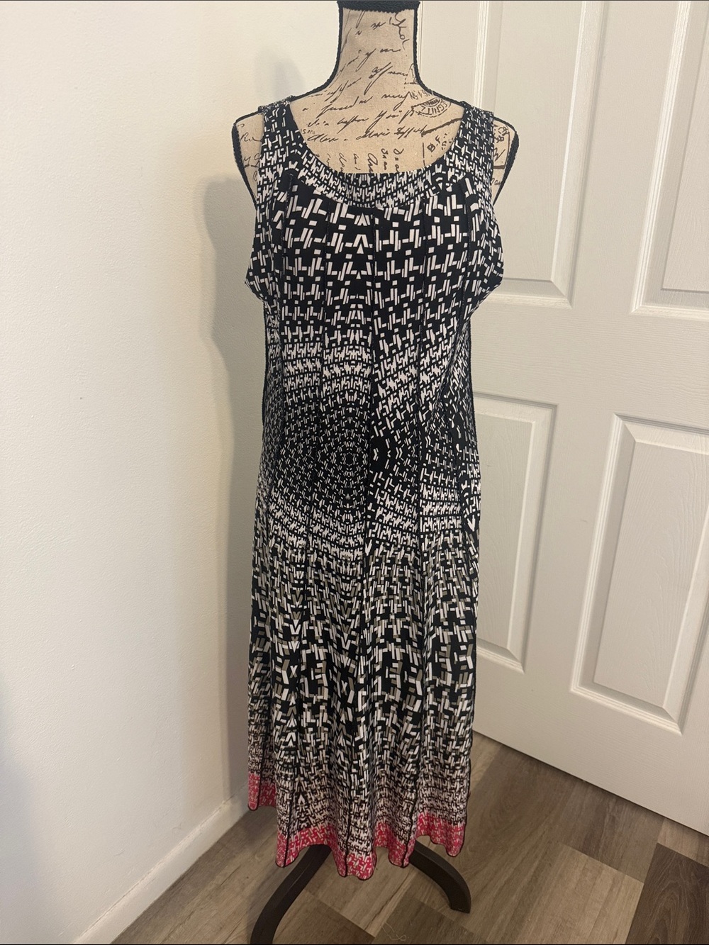 Sleeveless Black & White Geometric Maxi Dress with Pink Hem